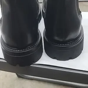 Vagabond  Boots mint condition.pull tab will need repair Vagabond Shoemakers Women main image 4